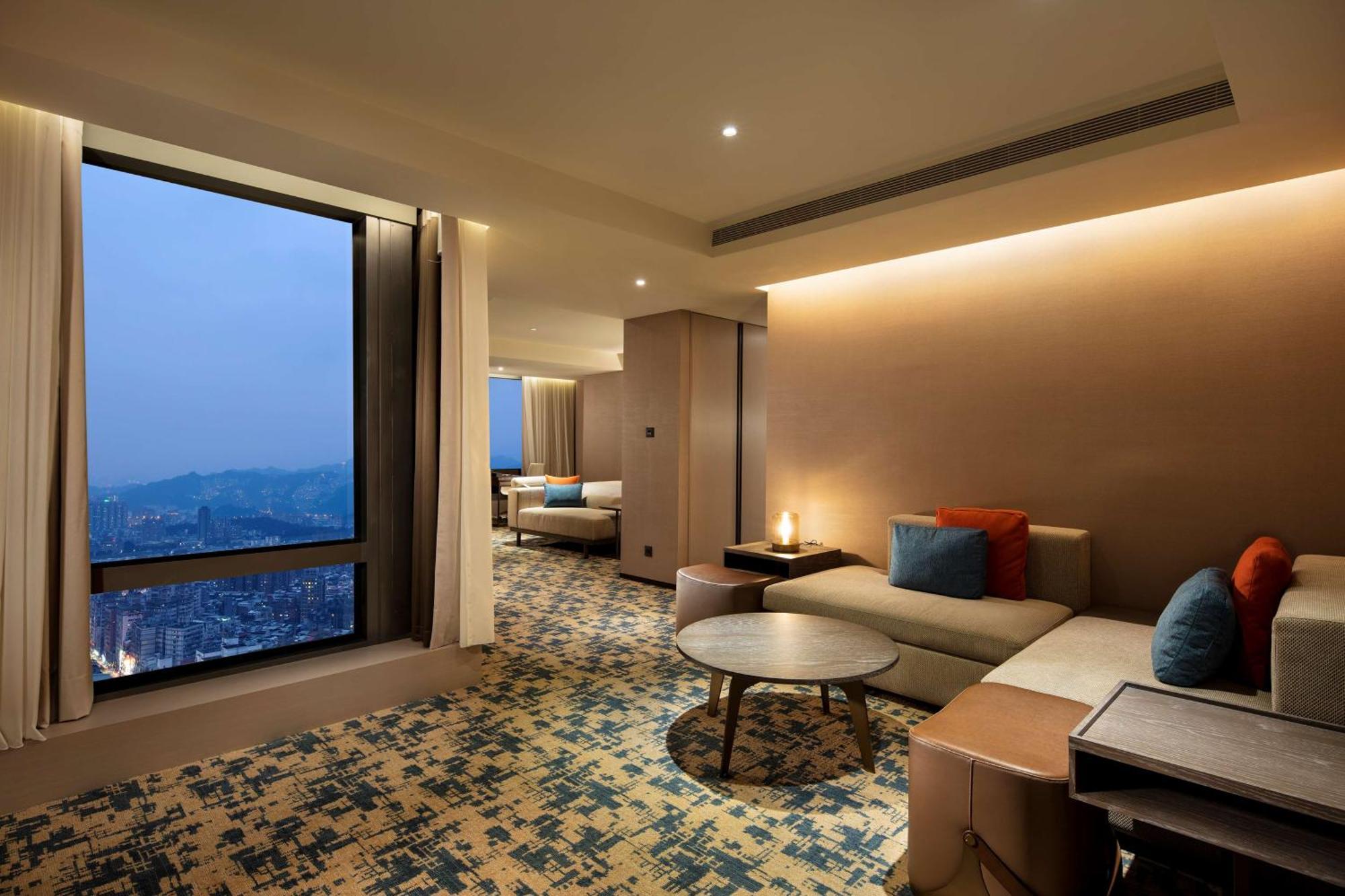 Hilton Taipei Sinban Hotel New Taipei City Bagian luar foto